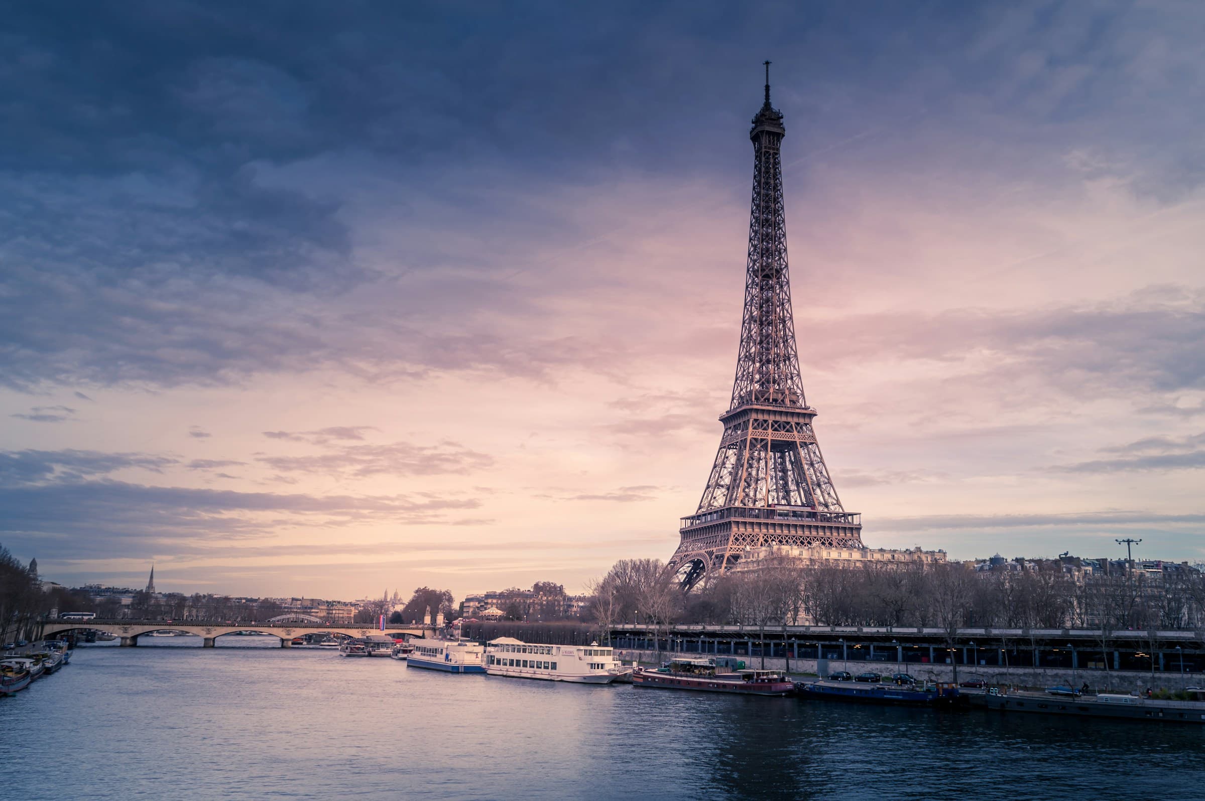 Paris points travel guide